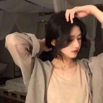 拥抱太阳的月亮